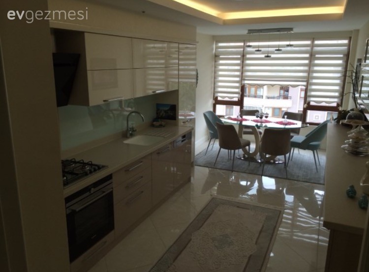 Zamansız ve şık bir dekor: Emine hanımın evi..