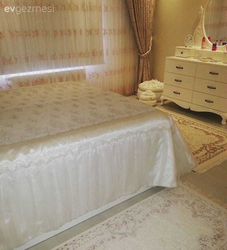 Klasik stilin hakim olduğu, göz alıcı ve konforlu bir ev..