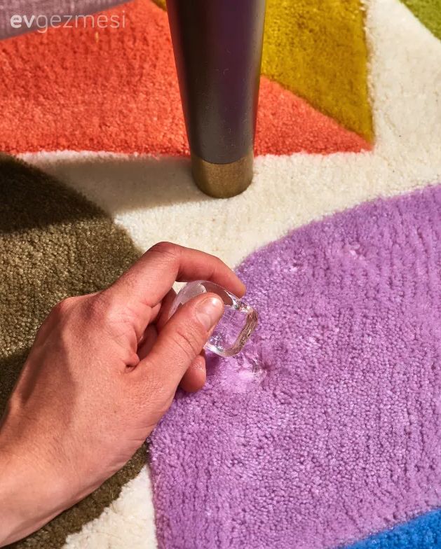 Ağır Mobilyaların Halıda Bıraktığı İz Nasıl Gider?