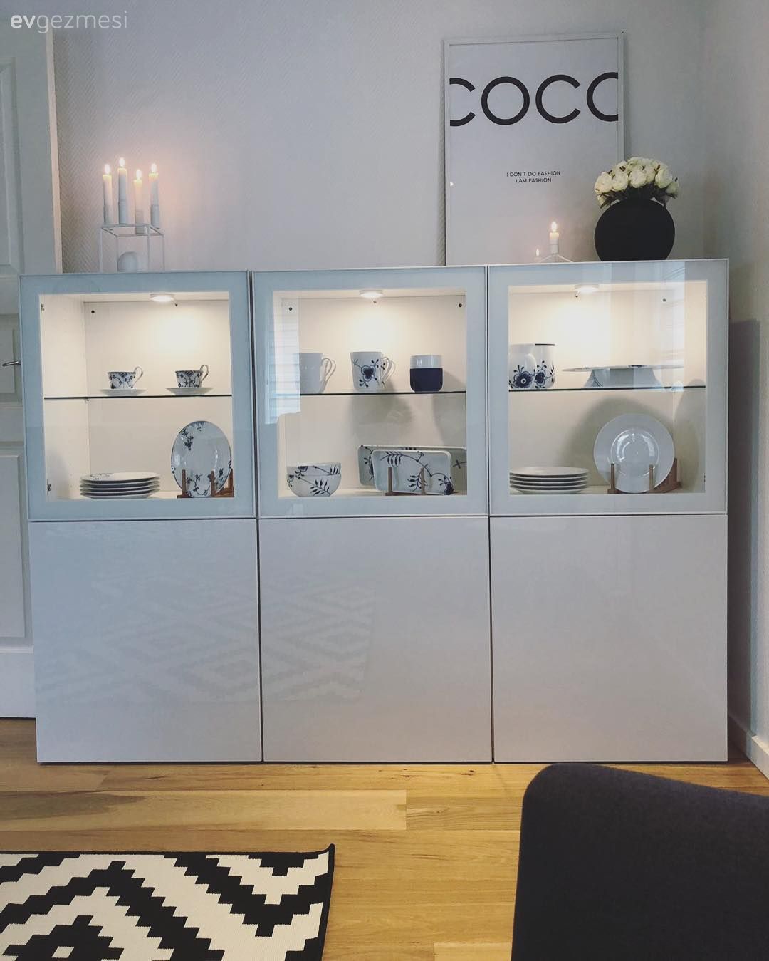 Tavanlar Bu Modern Eve Sıcak ve Özgün Bir His Kazandırıyor