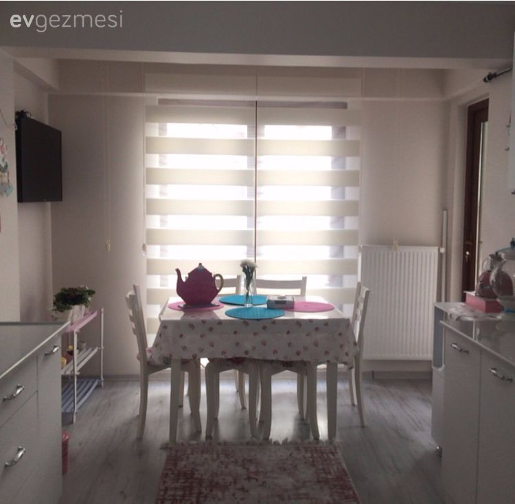 Beyaz mutfak, Mutfak masası, Halı, Mutfak, Pembe