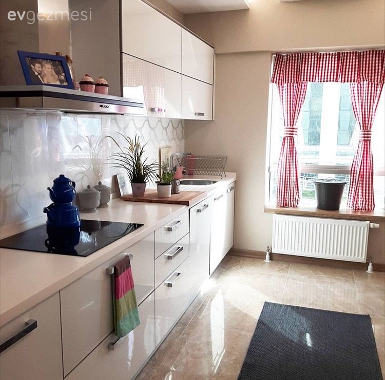 Pınar hanımın 30 yıllık mobilyaları değerlendirdiği nostaljik evi..