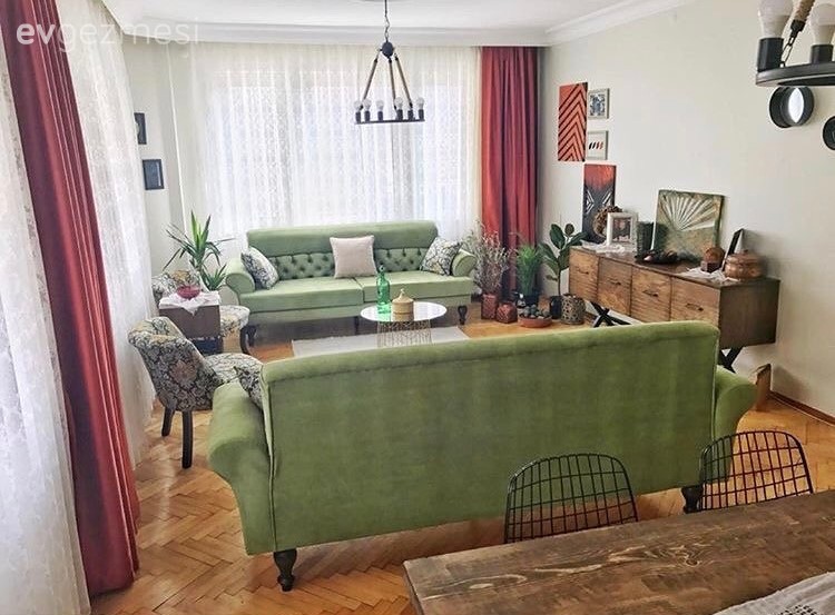 Ahşap Mobilya, Avize, Salon, Turuncu, Yeşil, Aydınlatma