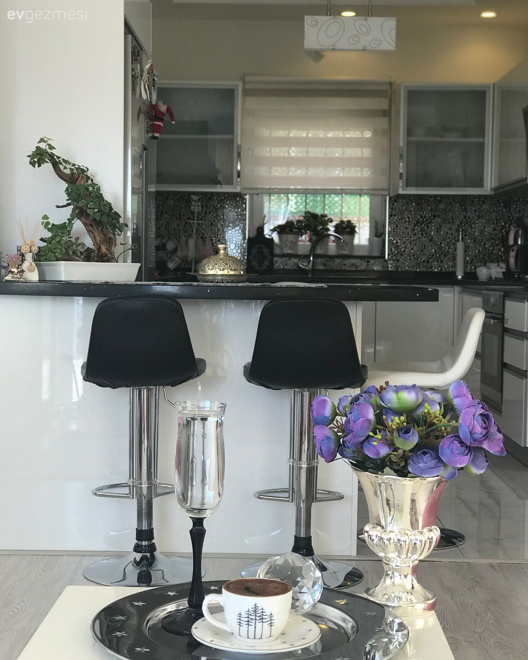 Bu Klasik Detaylarla Dolu Ev Farklı ve Göz Alıcı