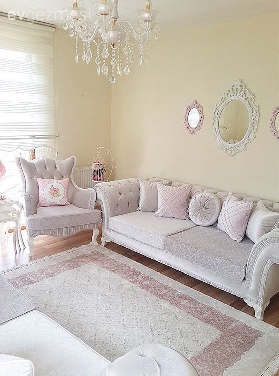 Avize, Ayna, Berjer, Beyaz, Gri, Halı, Salon, Aydınlatma