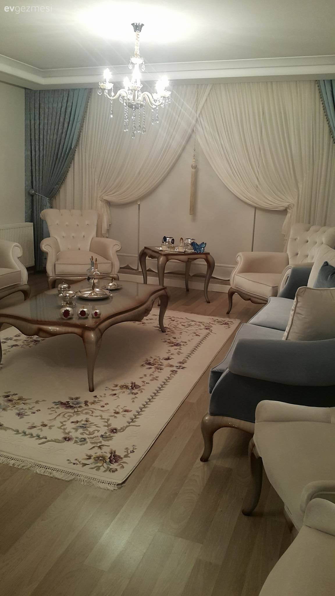 Halı, Krem, Mavi, Orta sehpa, Perde, Salon