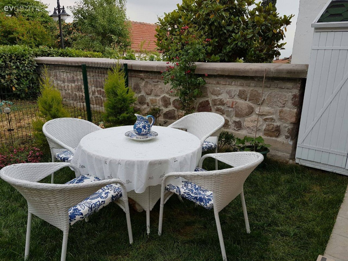 Eski konakta nostaljik yaşam. Nükhet hanımın yeni dekore ettiği bahçesi..