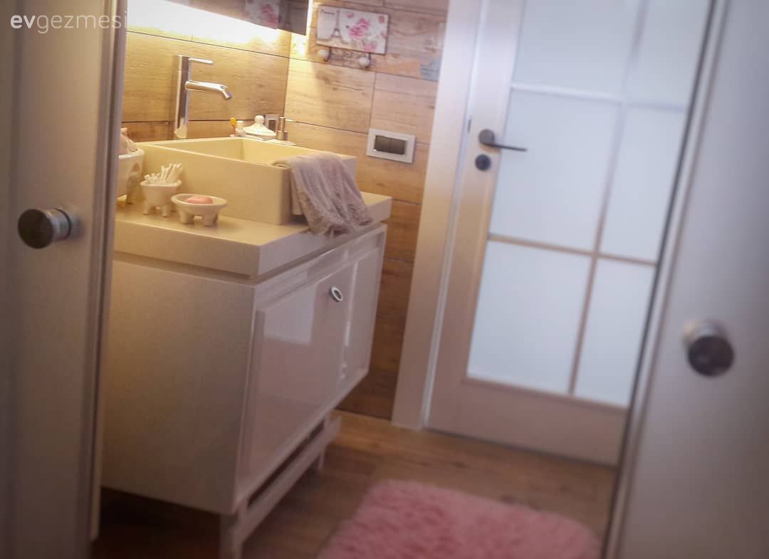 Banyo, Küçük Banyo, Tezgah üstü lavabo, Banyo dolabı