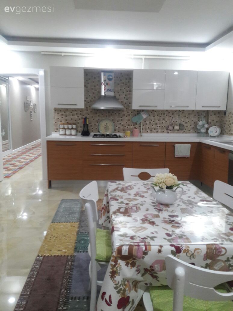 Halı, Mutfak, Mutfak masası