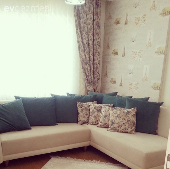 Pastel renklerle cıvıl cıvıl bir ev