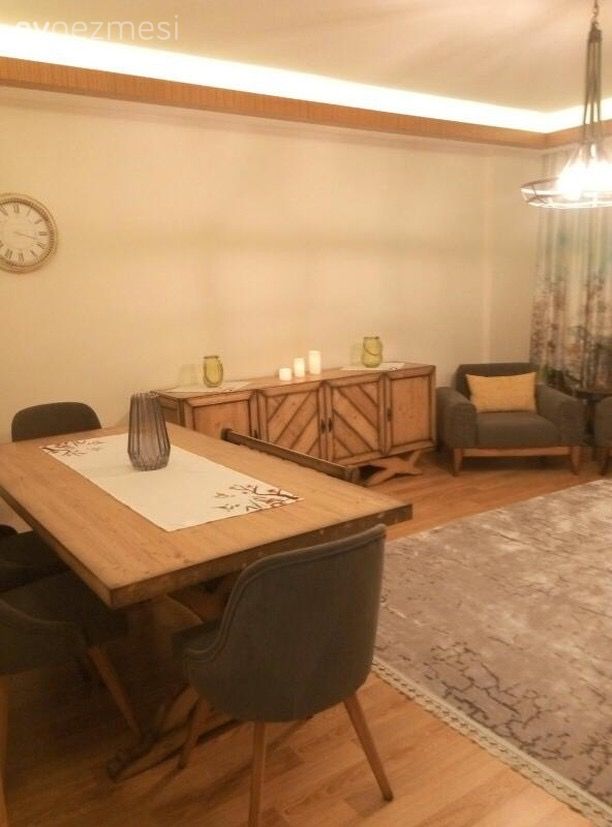 Ahşap Mobilya, Avize, Berjer, Halı, Konsol, Yemek Odası