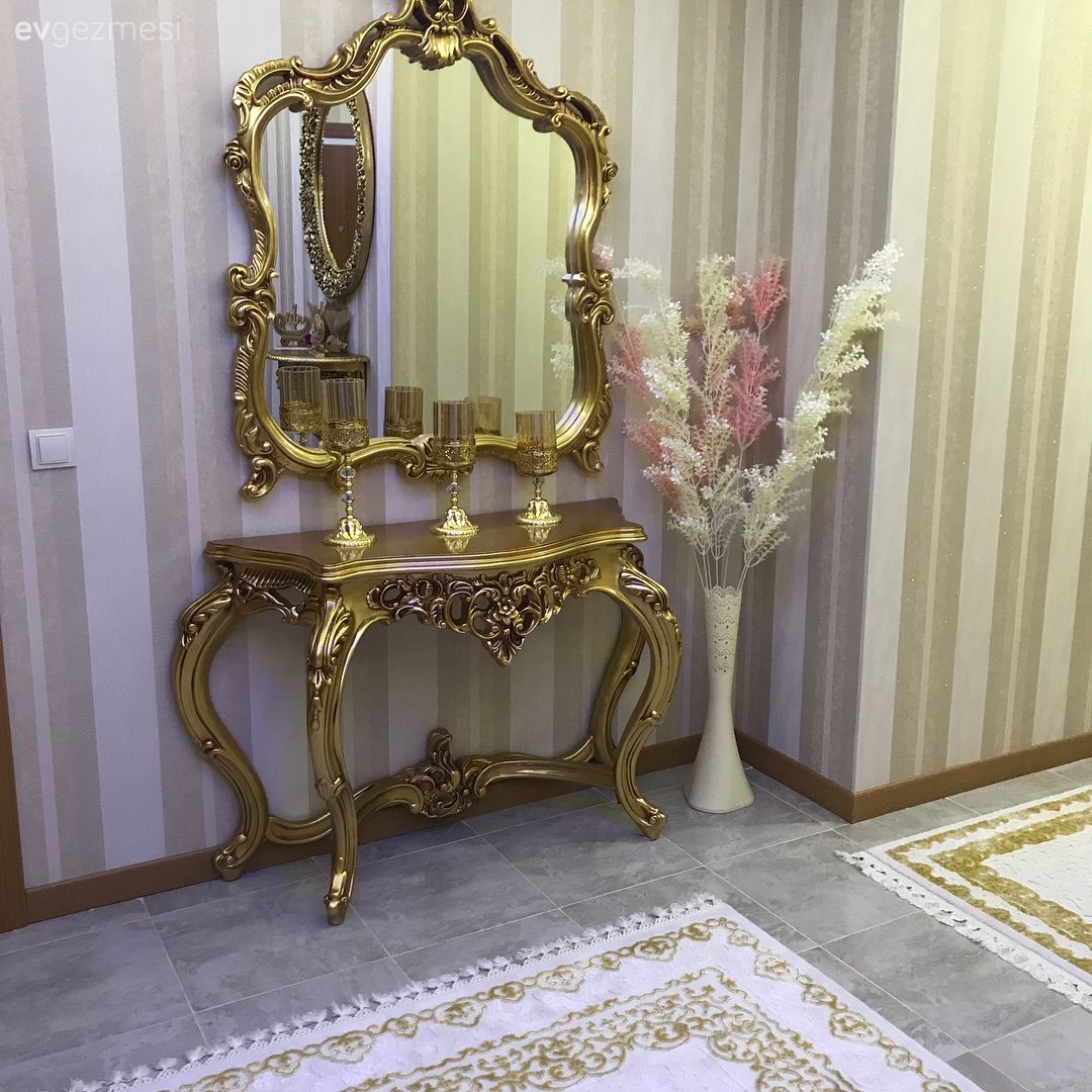 Dresuar, Ayna, Altın, Duvar kağıdı, Antre