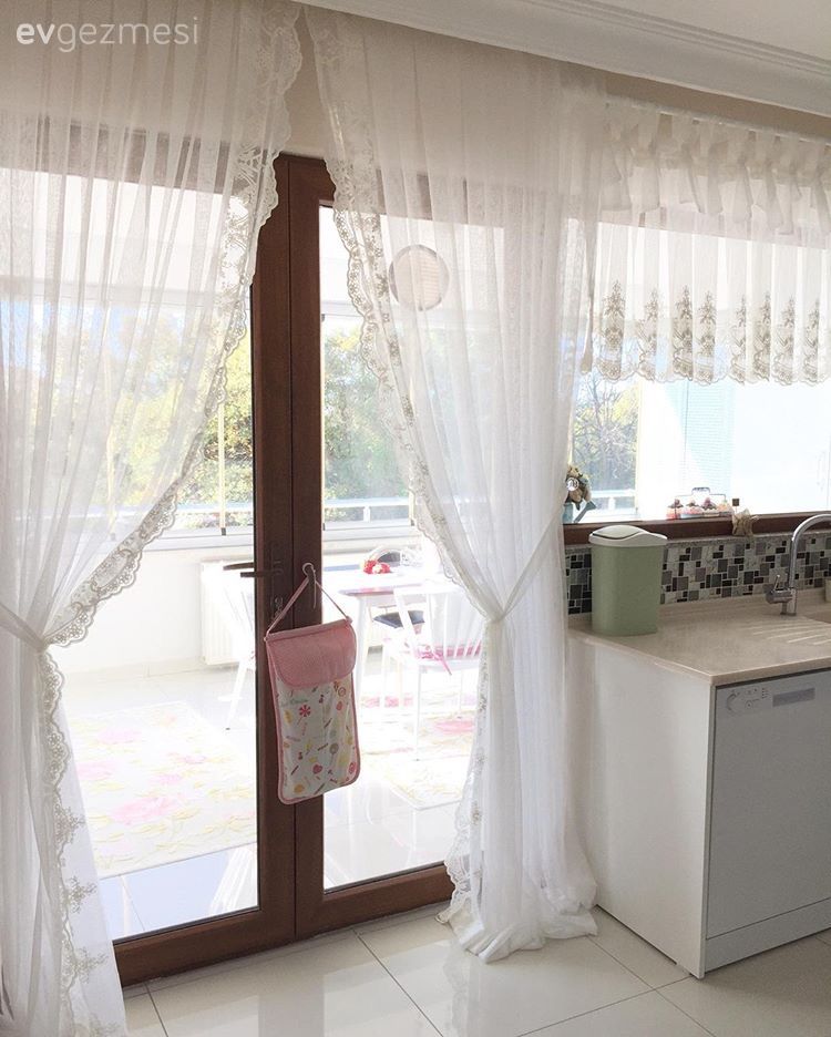 Beyaz mutfak, Mutfak, Perde