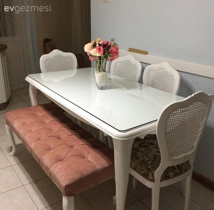 Country mutfak, Mutfak, Mutfak masası