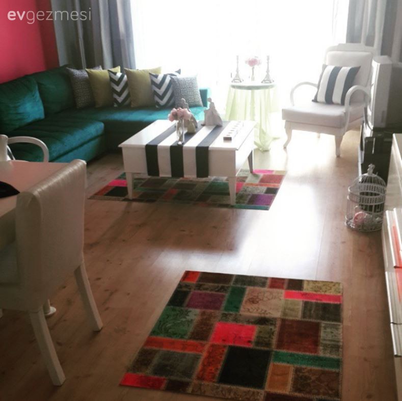 Müge hanımın keskin renk ve desenlerle, biraz çılgın evi..