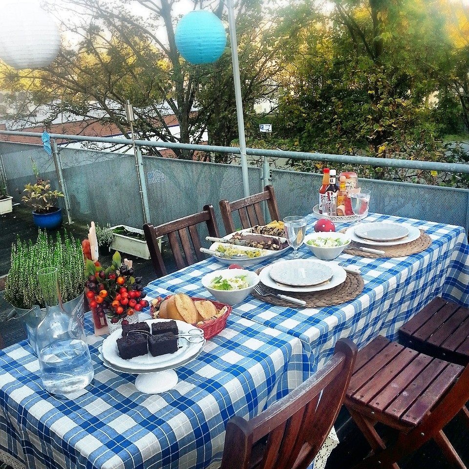 Gökçe Hanım'ın mavi ağırlıklı şık terası