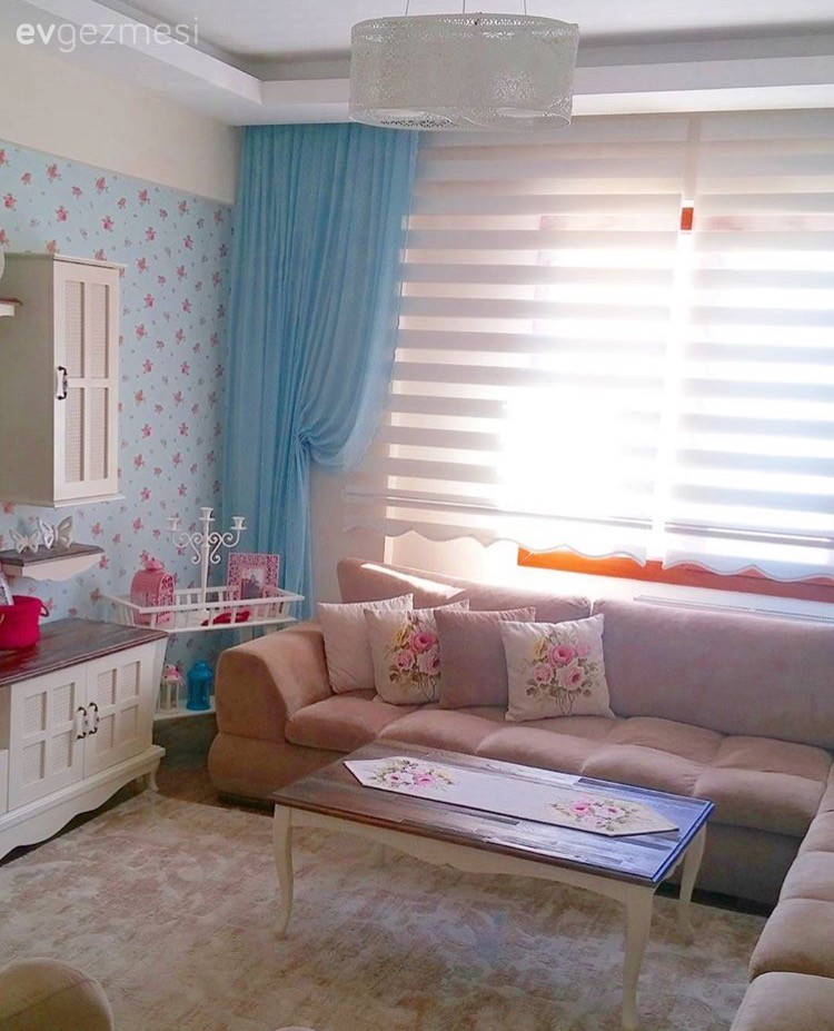 Halı, Kahverengi, Mavi, Orta sehpa, Perde, Salon, Tv ünitesi