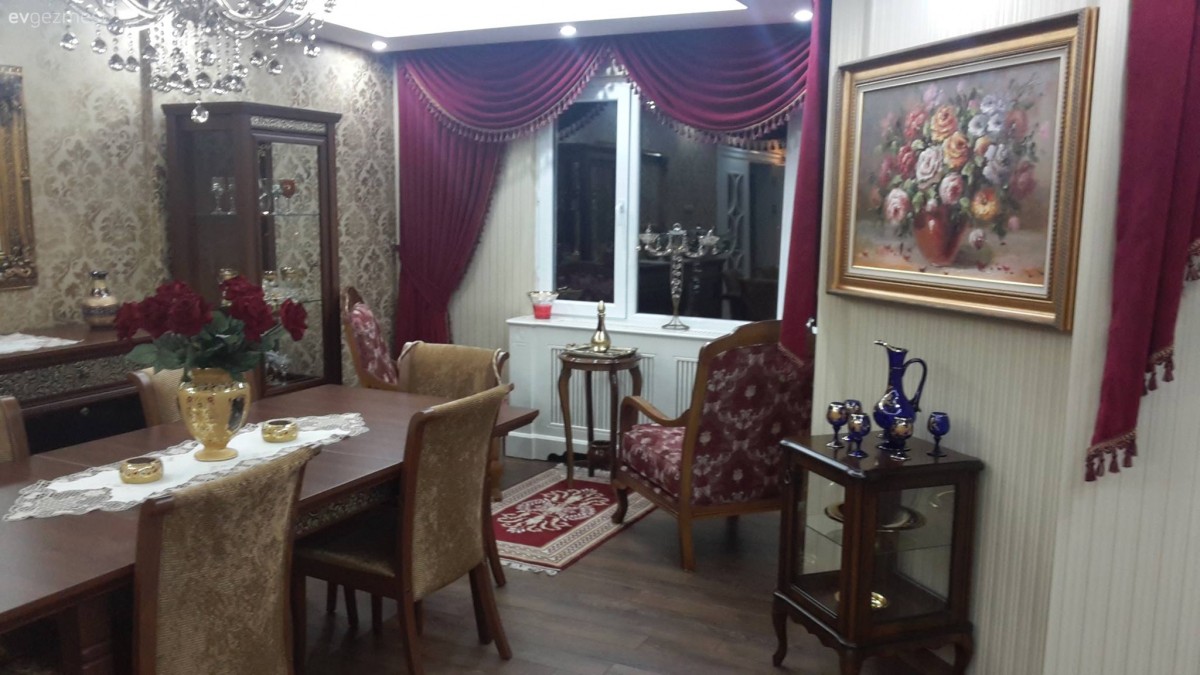 Şebnem Hanım'ın, Terk Edilmiş Eşyalara Yeni Bir Hayat Verdiği Evi..