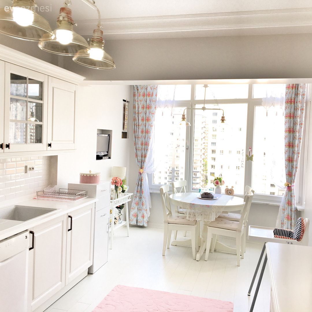 Hem Kullanışlı Hem Tatlı: Hümeyra Hanım'ın Tadilatla Yenilenen Mutfağı