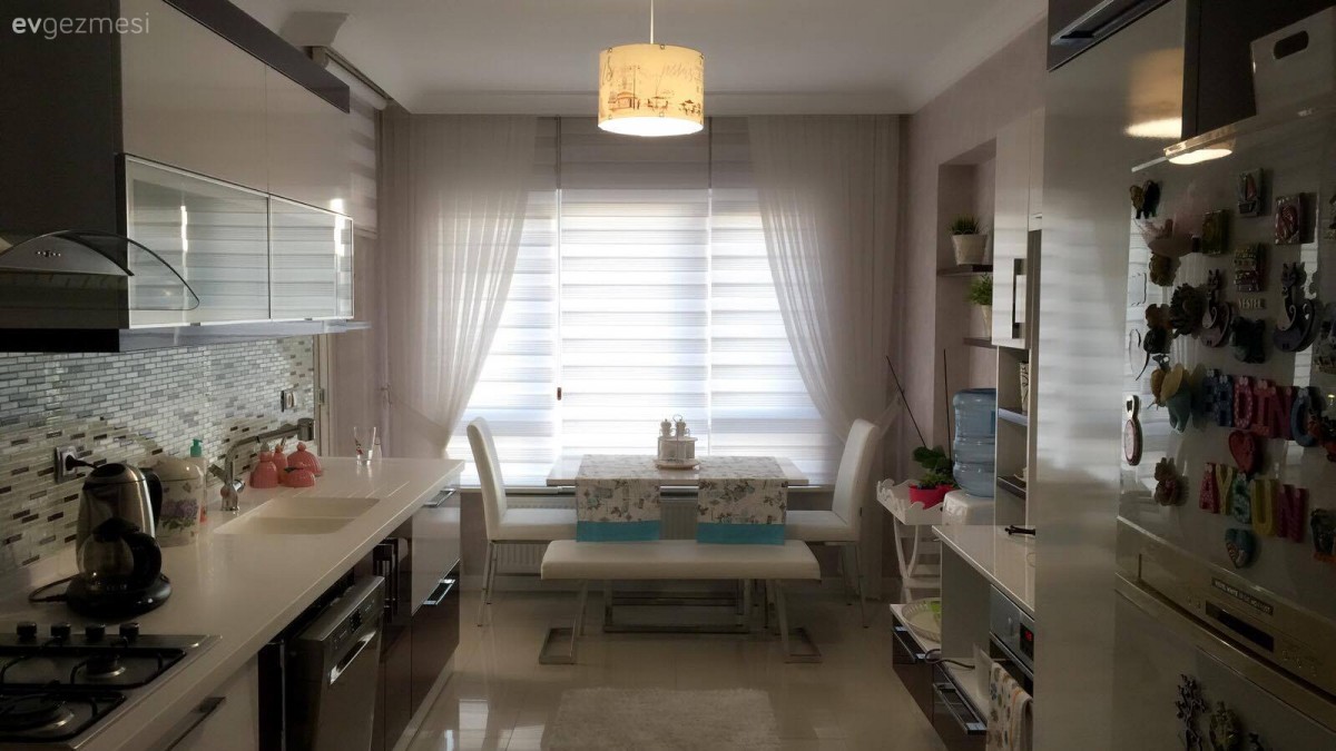 Avize, Modern mutfak, Mutfak, Mutfak masası, Perde, Aydınlatma