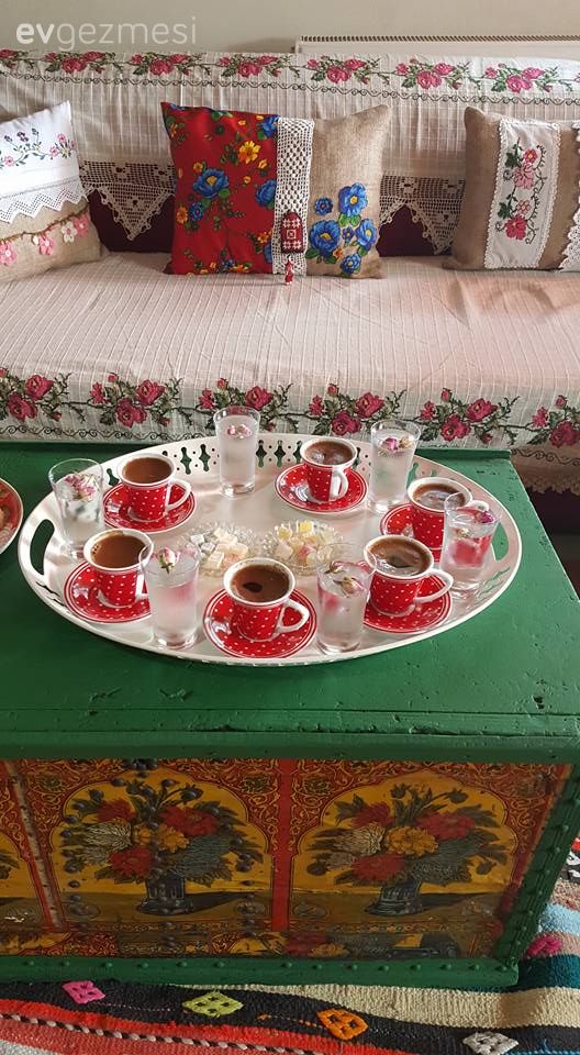 Yaşanmışlıklar Tülay Hanım'ın Evine Nakış Nakış İşlemiş!