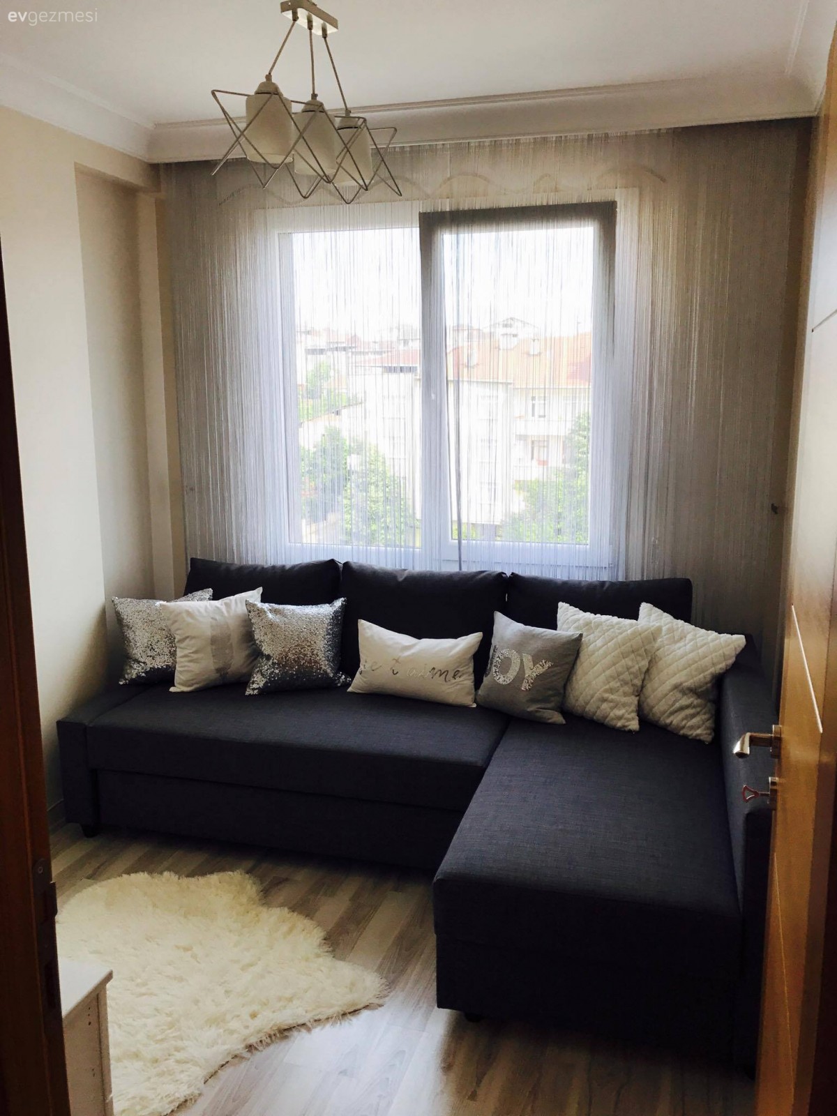 Halı, Köşe koltuk, Oturma Odası, Perde, Siyah, Kırlent