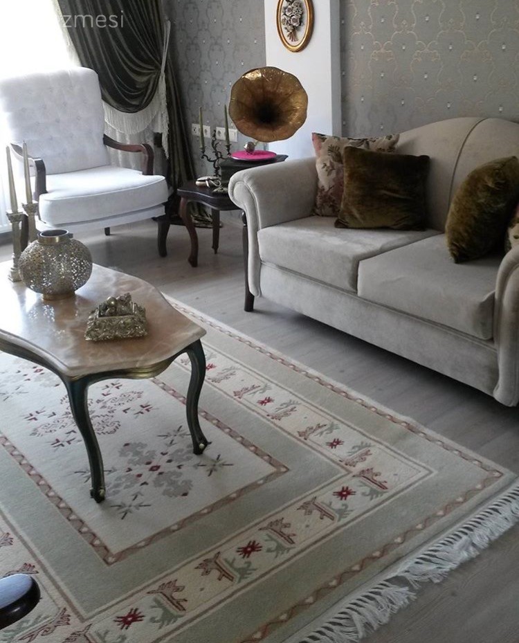 Emine hanımın nostaljik bir ruhu olan evi..