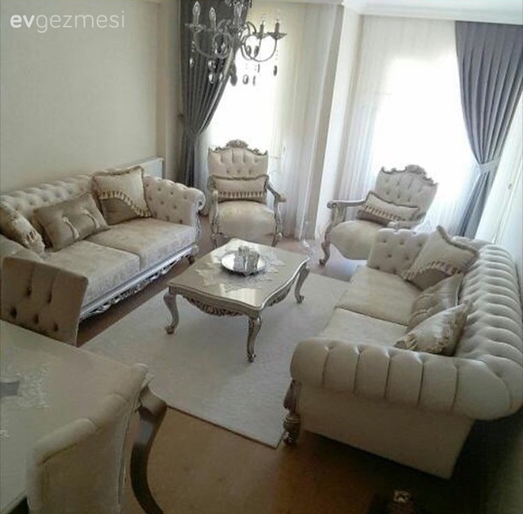 Avize, Berjer, Beyaz, Fon perde, Gri, Halı, Orta sehpa, Perde, Salon, Aydınlatma