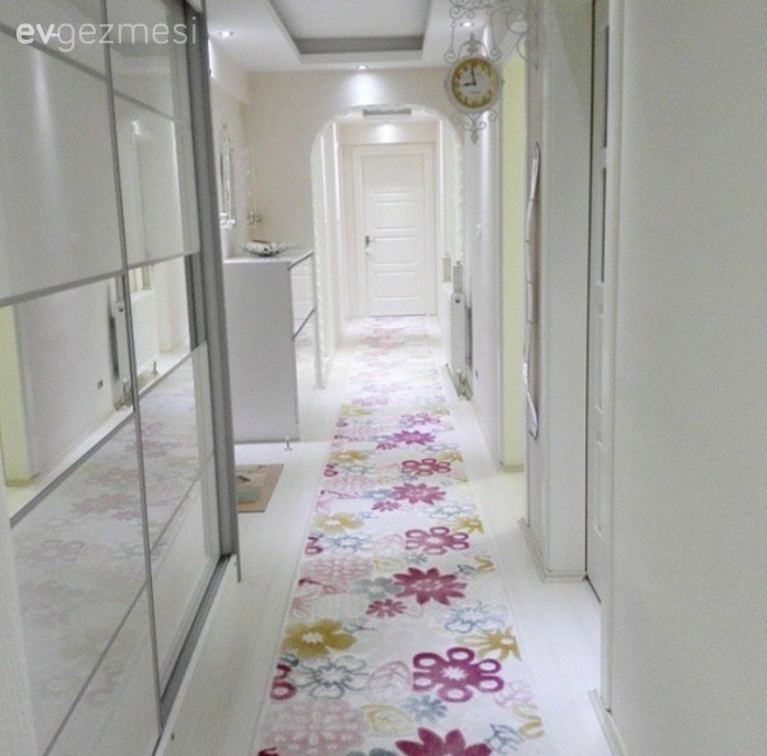 Sinem hanımın açık renklerle iç açıcı ve zevkli evi..