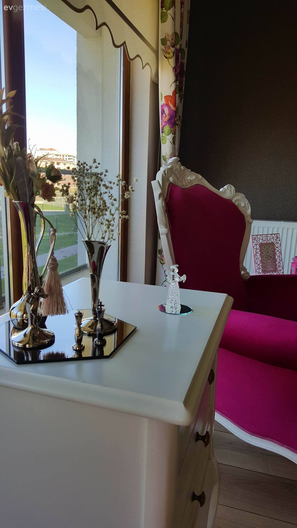 Berjer, Fuşya, Salon