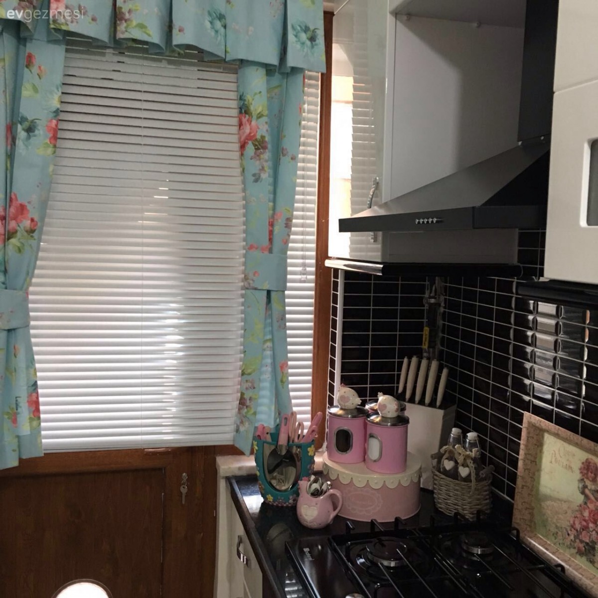 Hilal hanımın küçük alanda büyük işler başardığı, sıcacık evi..