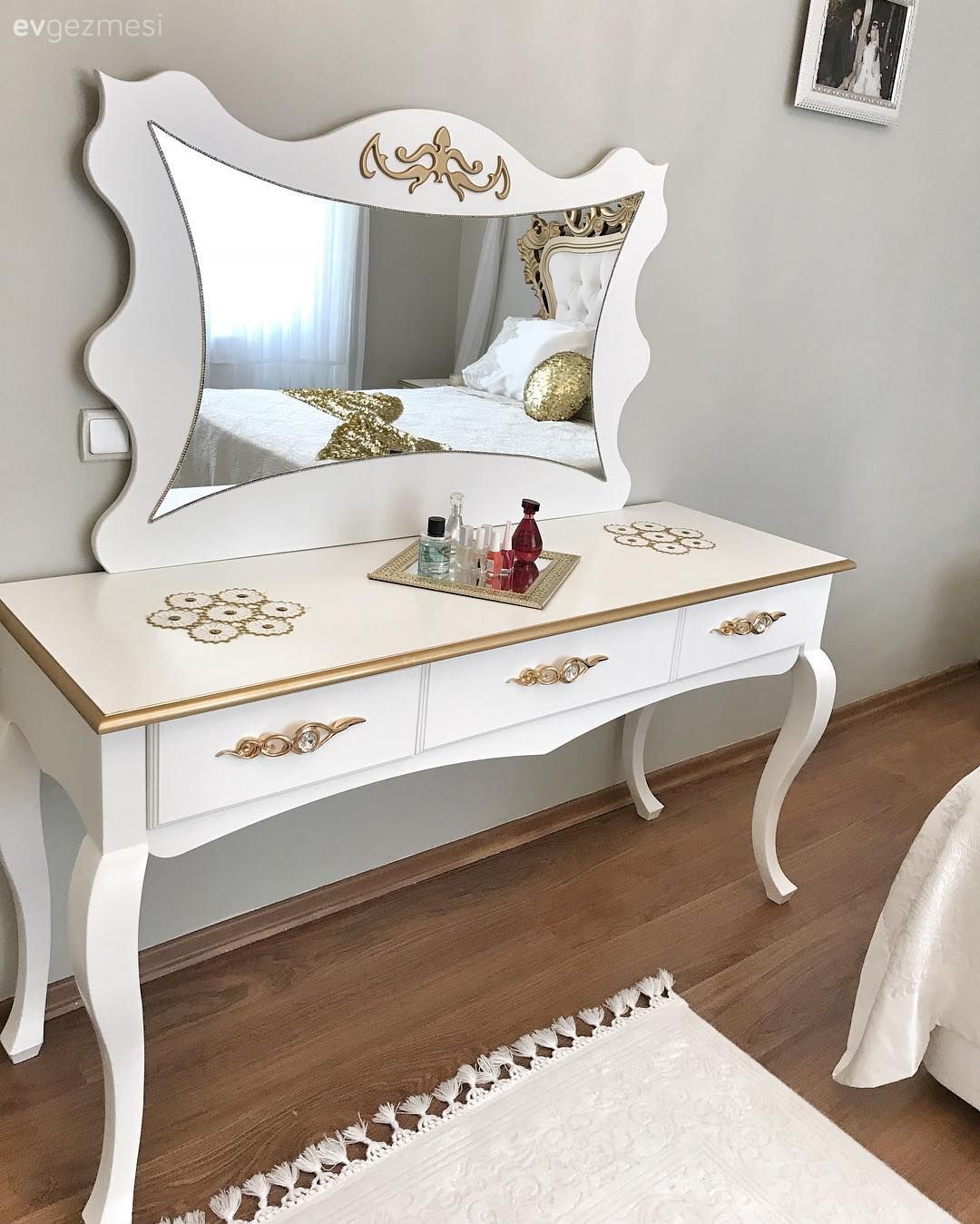 Yatak Odası, Makyaj masası, Altın