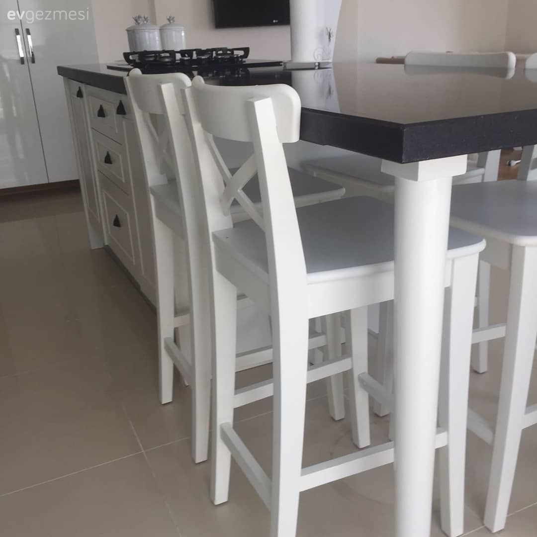 Öncesi & Sonrası: El emeği ile hem rengi, hem stili değişen bir mutfak. 