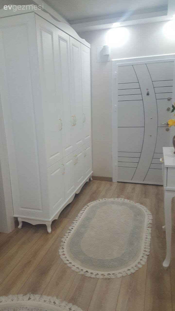 Antre, Halı, Vestiyer