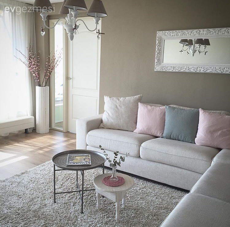 Avize, Ayna, Halı, Kahverengi, Pembe, Salon, Aydınlatma