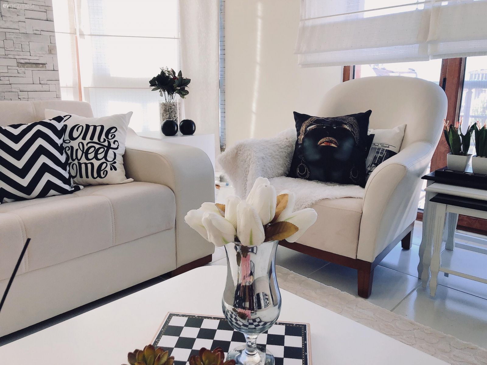 Bu Salon Sadece Boya Kullanılarak Tanınmayacak Hale Gelmiş