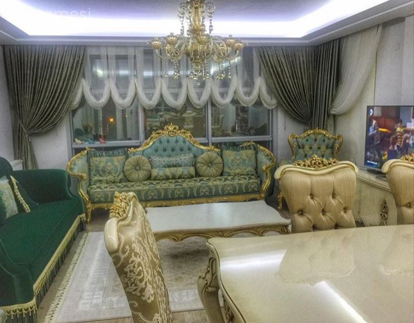 Ayşe hanımın avangart mobilyalarla gösterişli evi..