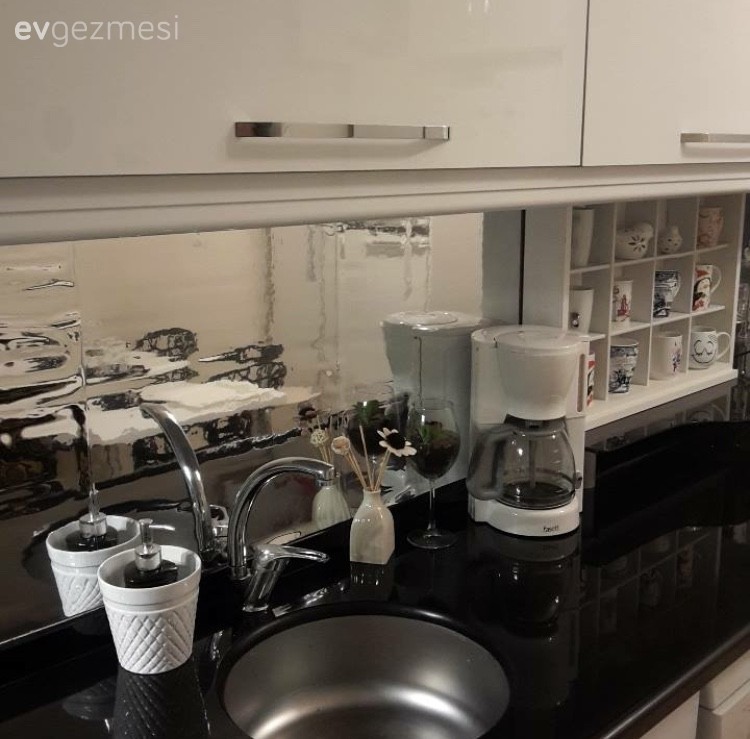 Şeyna hanımın 32 lira maliyetle farklılık yaptığı mutfağı..