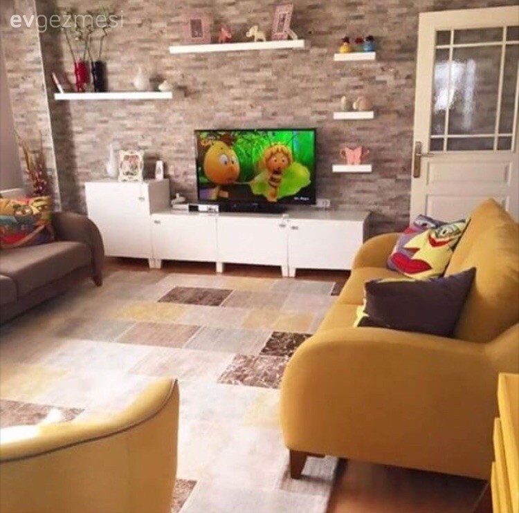 Toprak tonlar ve doğal materyallerle sıcak bir ev..