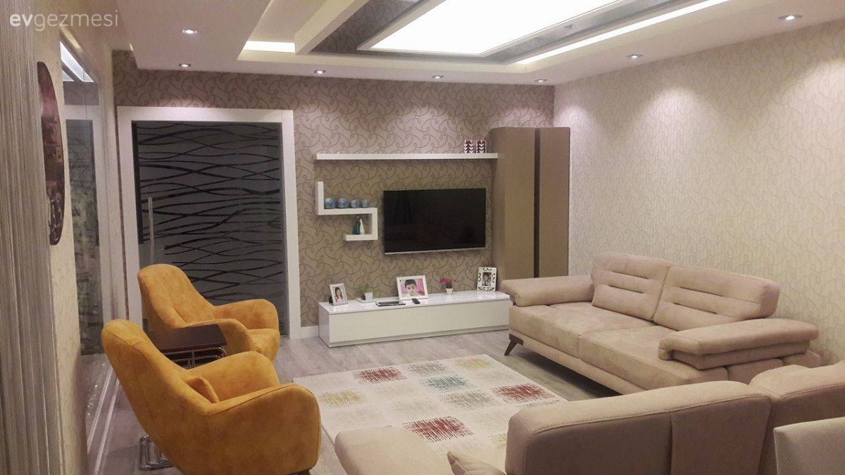 Özlem hanımın toprak renklerde, sıcak ve şık evi..