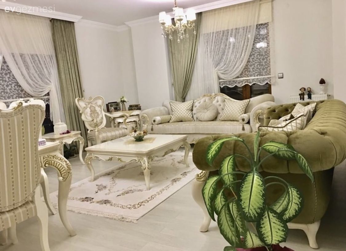Bu Trabzon Evinin Salonunda Klasiğe Taze Bir Dokunuş