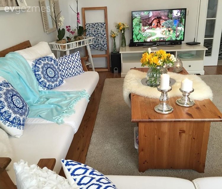 Özlem hanımın anısı olan aksesuarlarla dolu, zarif ve nostaljik evi..