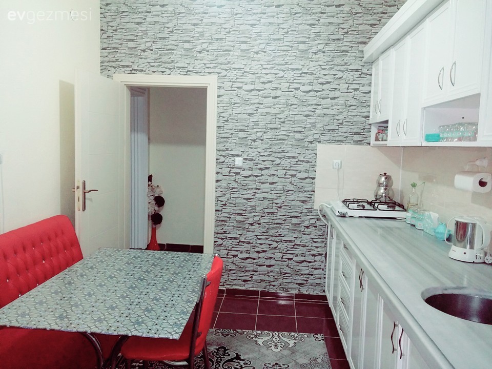 Kasvetli bir mutfaktan, aydınlık bir mutfağa.. Bir dönüşüm Kasvetli bir mutfaktan, aydınlık bir mutfağa.. Bir dönüşüm