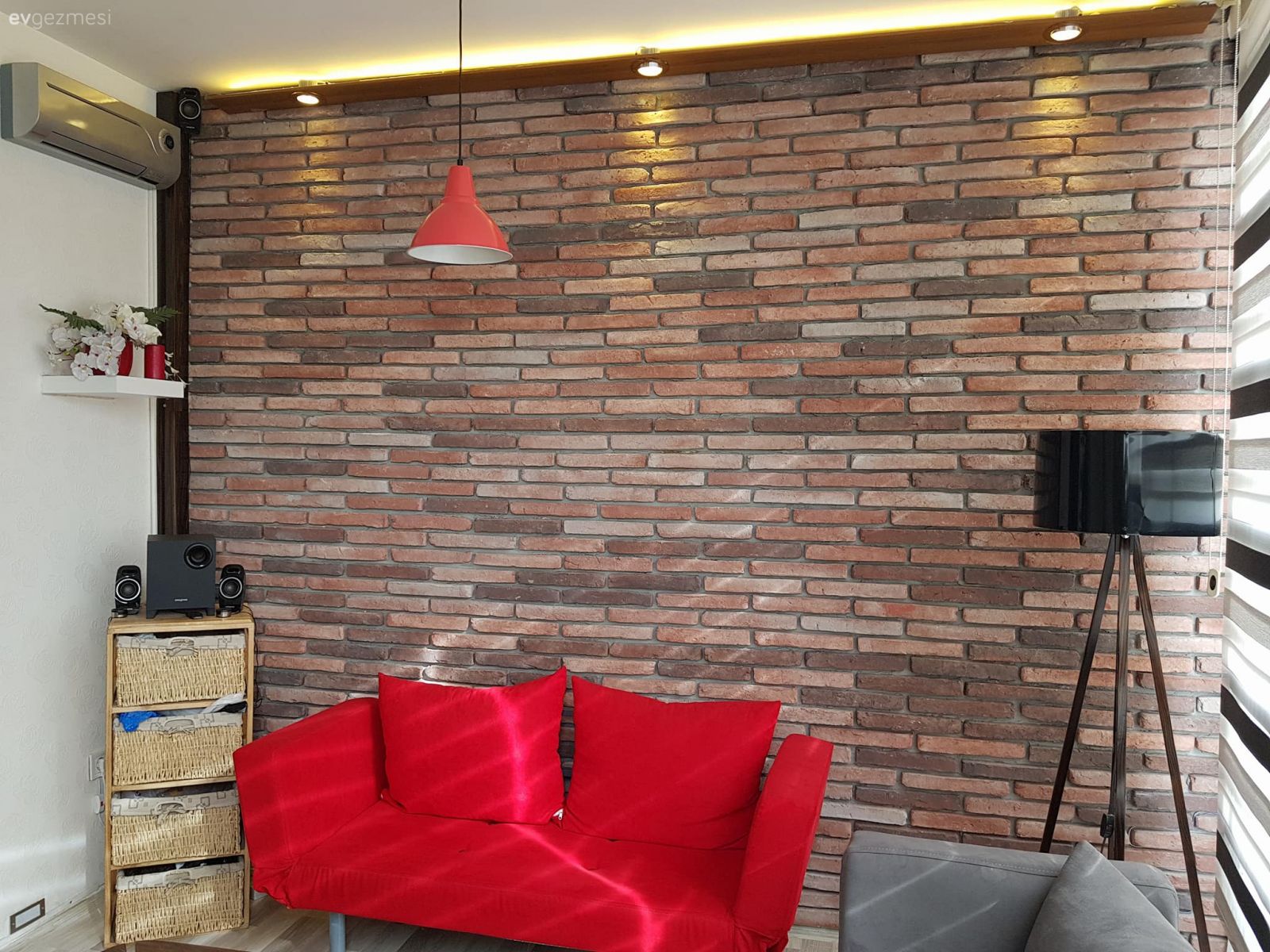 Taş duvar, Kırmızı, Lambader, Aydınlatma, Balkon