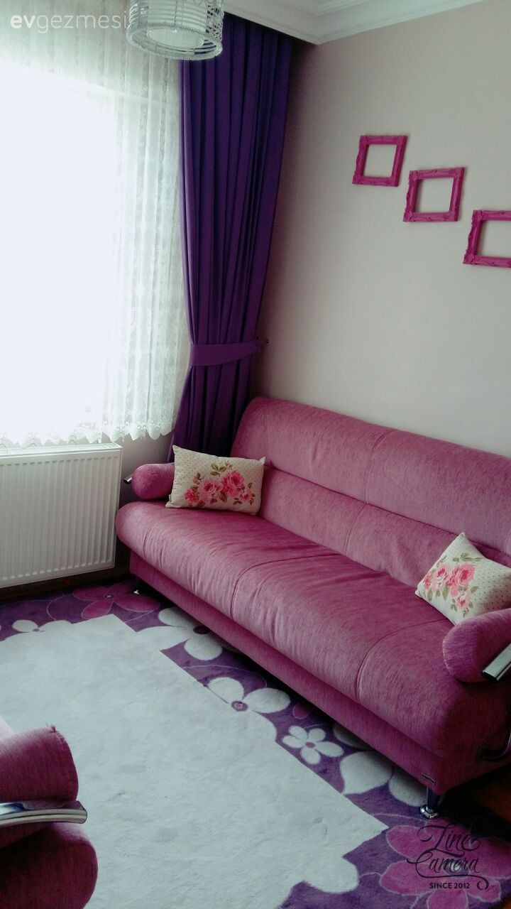 Oturma Odası, Pembe