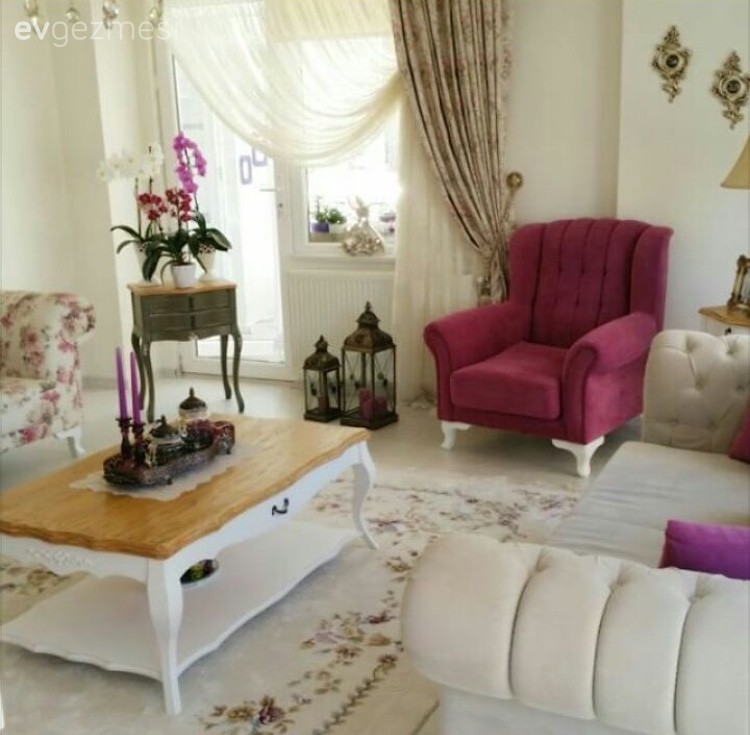 Berjer, Dresuar, Fon perde, Halı, Orta sehpa, Salon, Perde