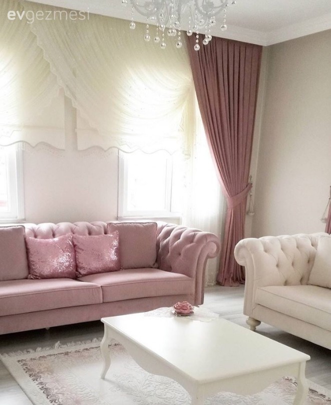 Chesterfield, Fon perde, Halı, Orta sehpa, Oturma Odası, Pembe, Perde, Salon