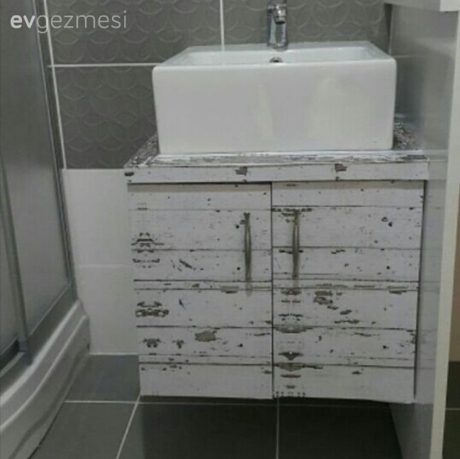 Yapışkan folyoyla kaplanıp, güzel sonuç alınmış bir sürü proje!