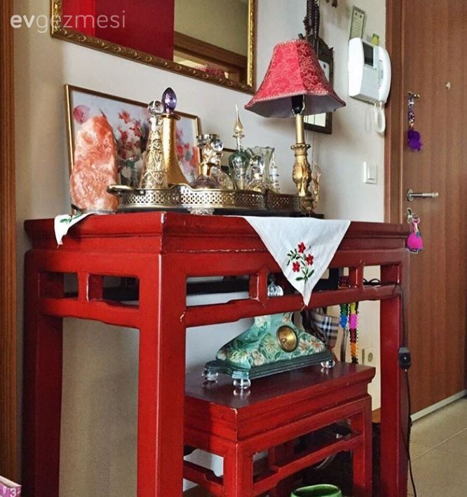 Gülseren hanımın anısı olan eşyalarla canlı ve yaşayan evi..