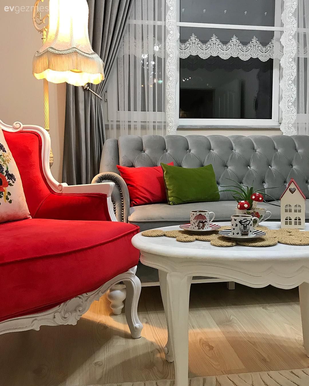 Biraz Country Biraz Klasik: Bu Keyifli Evin Dekoru Pek Zarif!